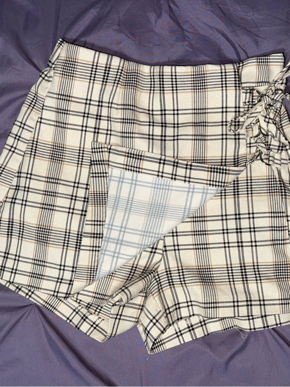 Bershka Cream Plaid Asymmetric Mini Skort with Side Lace-Up Detail - Picture 6 of 10